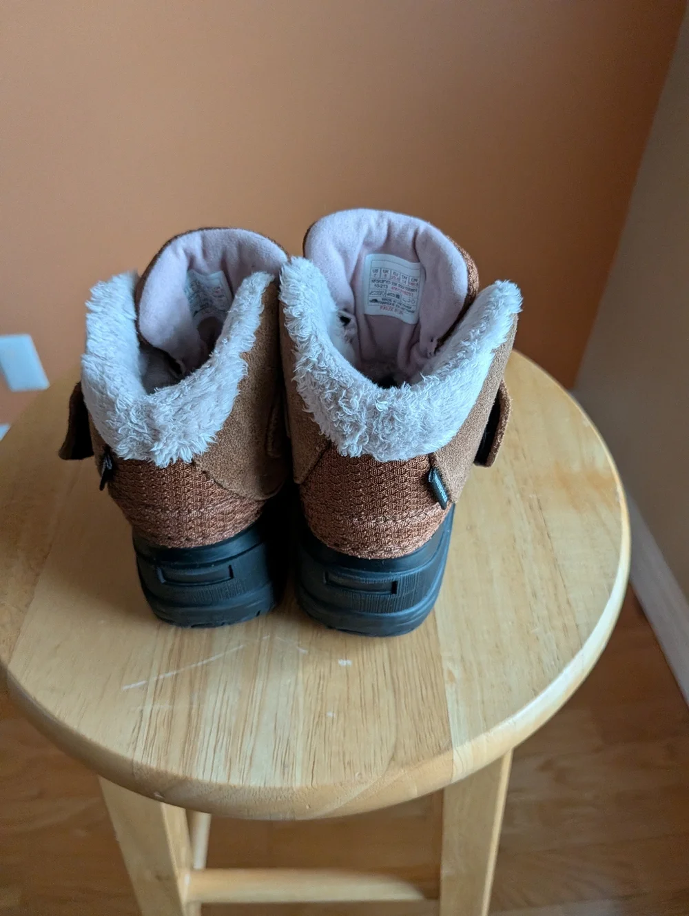 The North Face Brown Boots with Faux Fur Lining size 7 Toddler waterproof